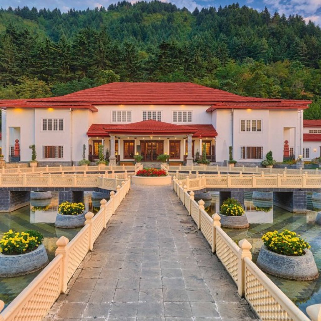 Luxury Hotels in Kashmir