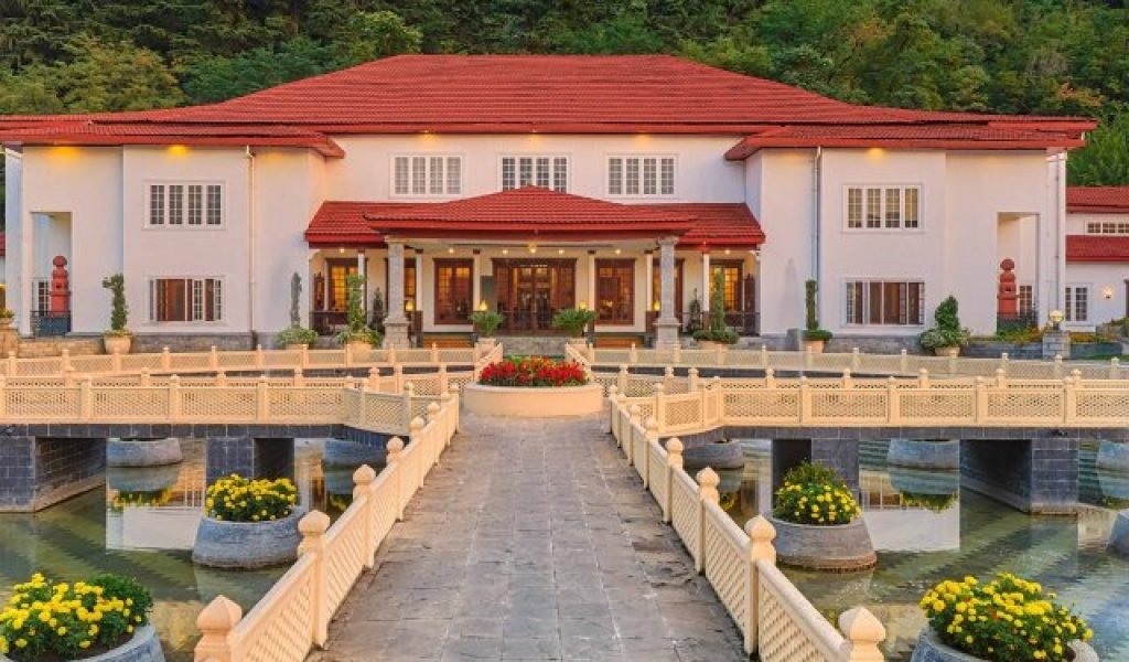 Luxury Hotels in Kashmir Luxury Hotels in Kashmir