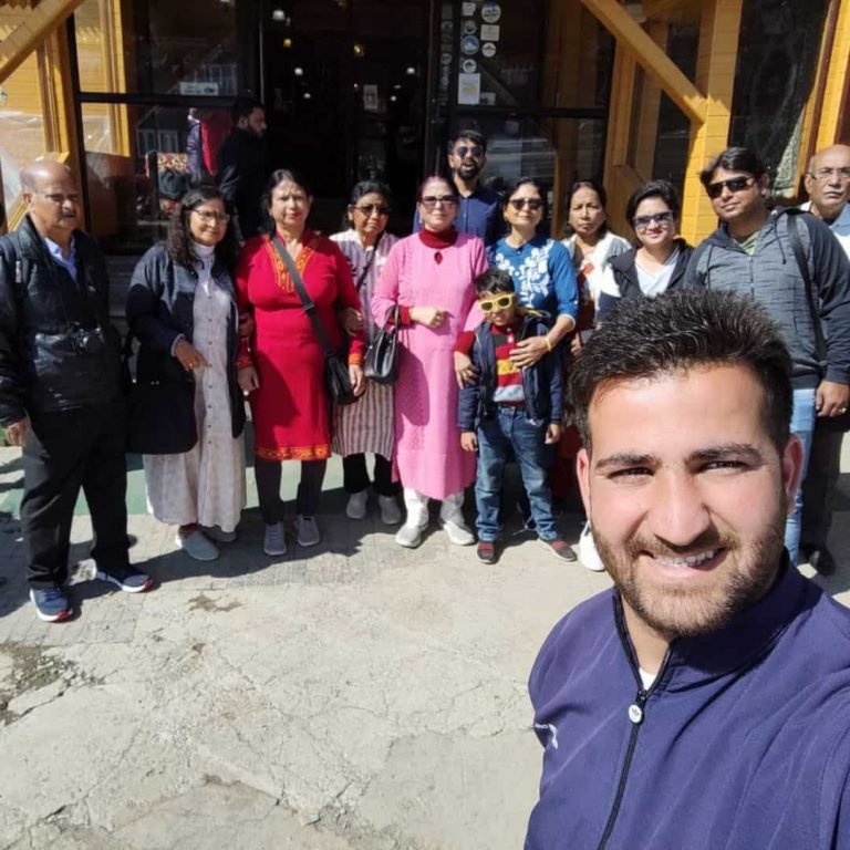 Gradient Modern We are open Instagram Post Square (3)-min