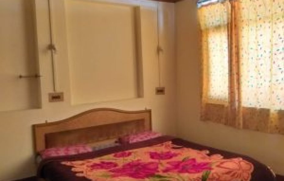 Budget Stay in Srinagar