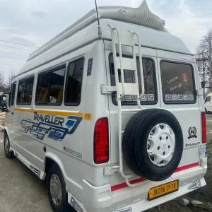 17 Seater Tempo Traveller in Kashmir