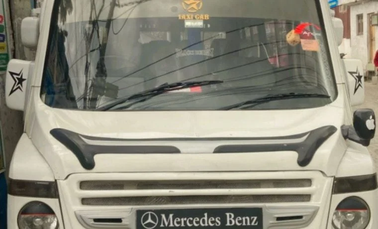 Tempo Traveller 17 Seater