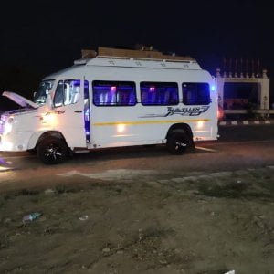 kashmir Taxi Service