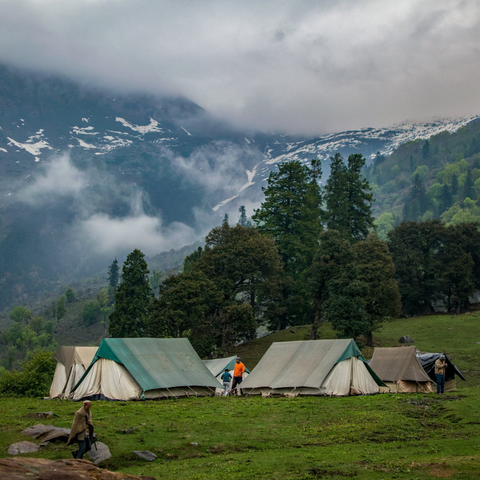 Camping in kashmir