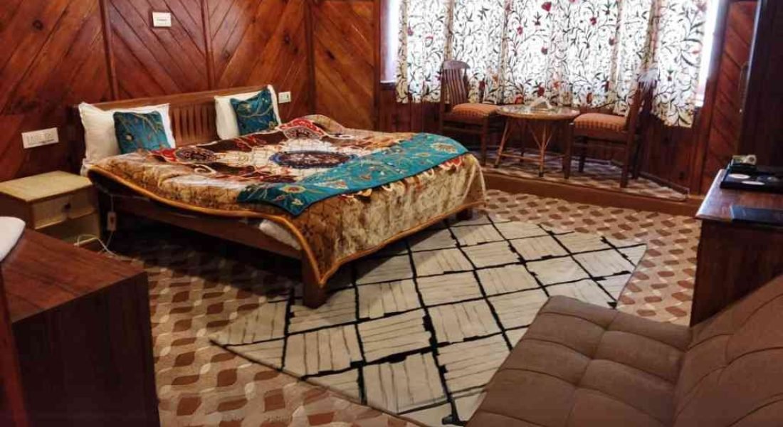 Family Room Gulmarg