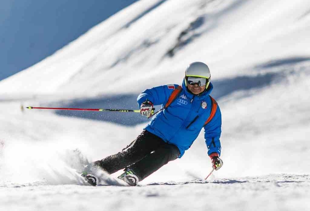 Skiing Gulmarg Tripmore