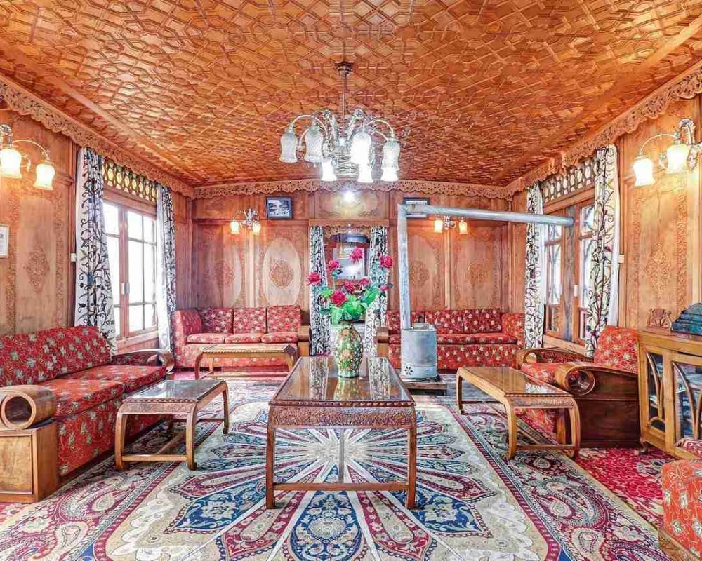 book heritage housebaot in dal lake book heritage housebaot in dal lake