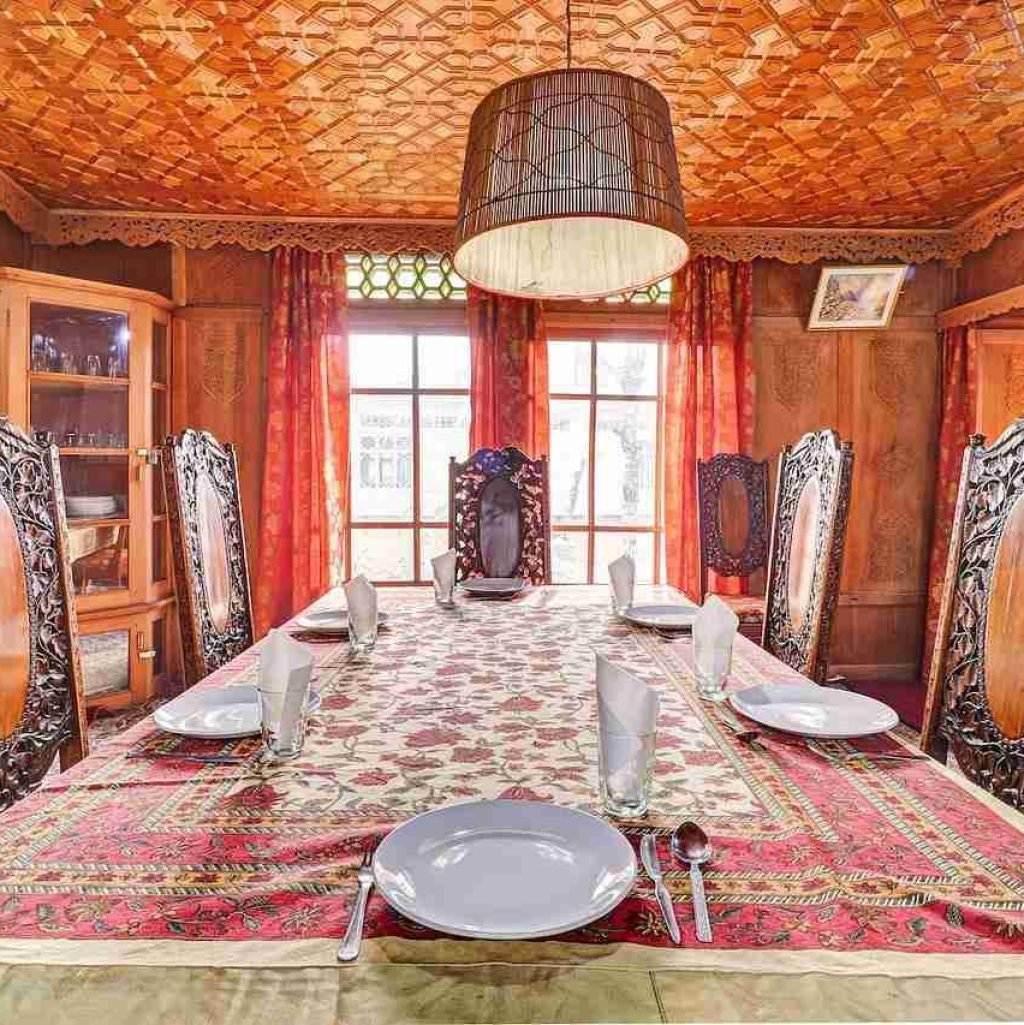 srinagar houseboat booking