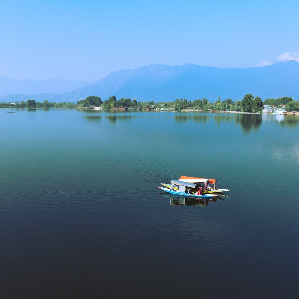Kashmir Tourism Shikara