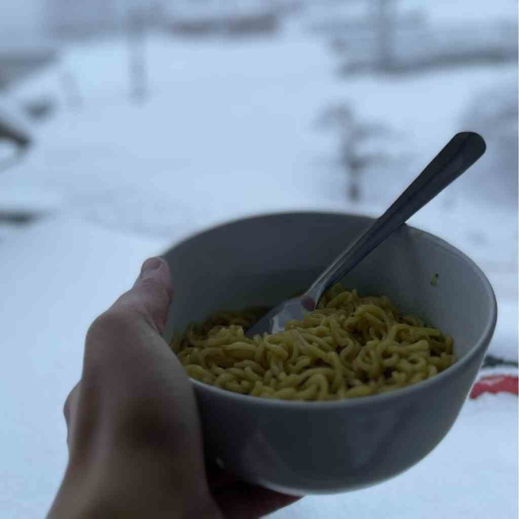 Maggi at Sinthan top