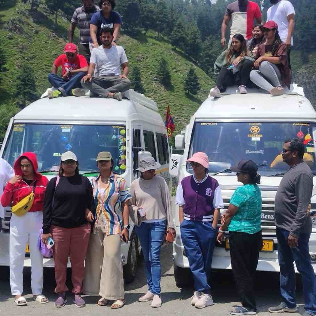 Srinagar to Ladakh Tempo