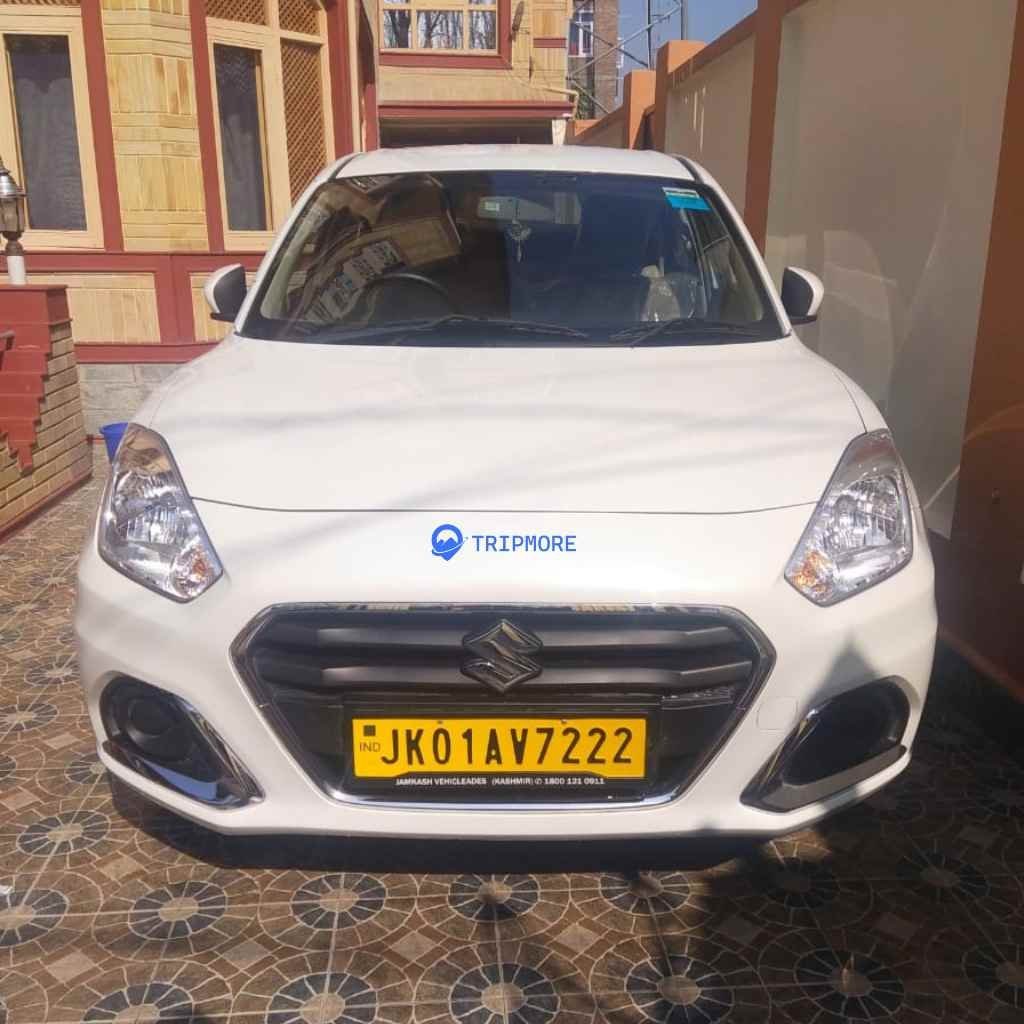 Taxi at Srinagar Railway