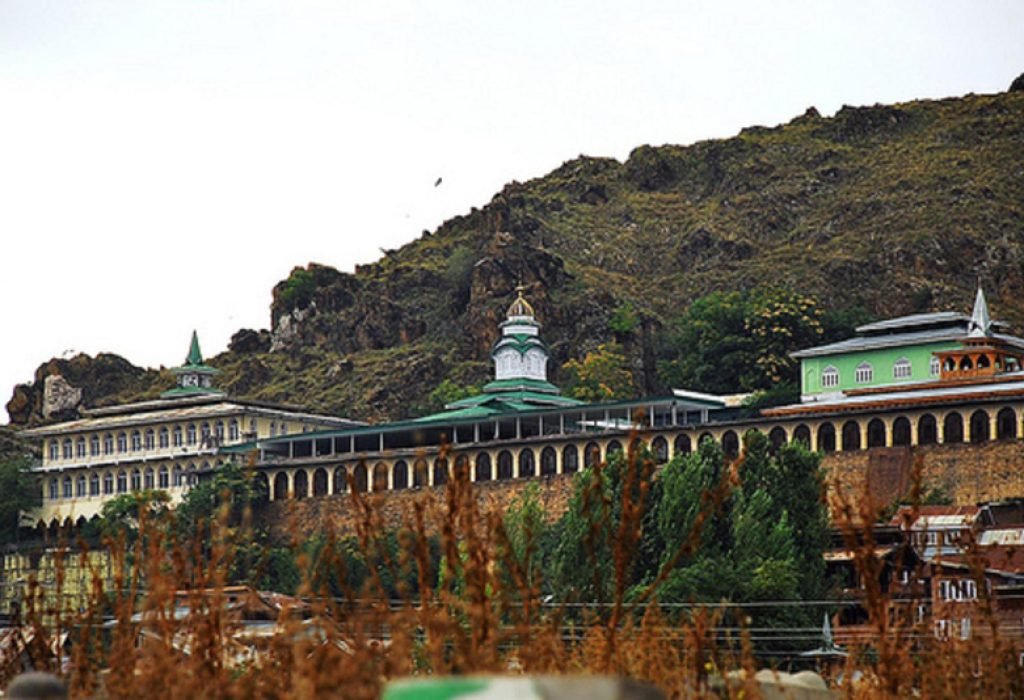 Sheikh_Hamza_Makhdum_Shrine2