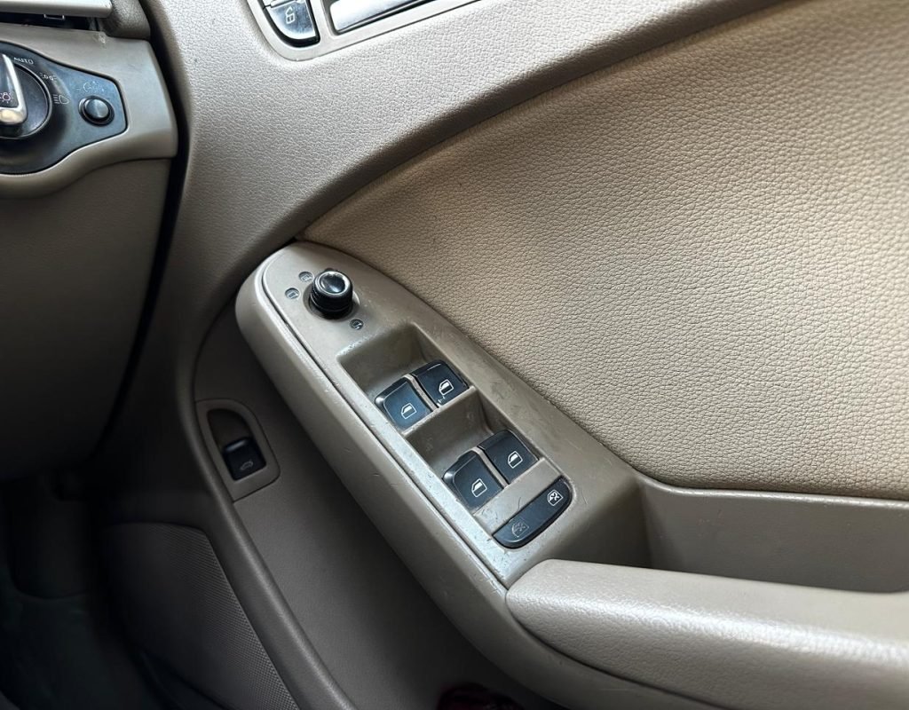 Self Drive Luxury Car on Rent in Srinagar Kashmir (10)