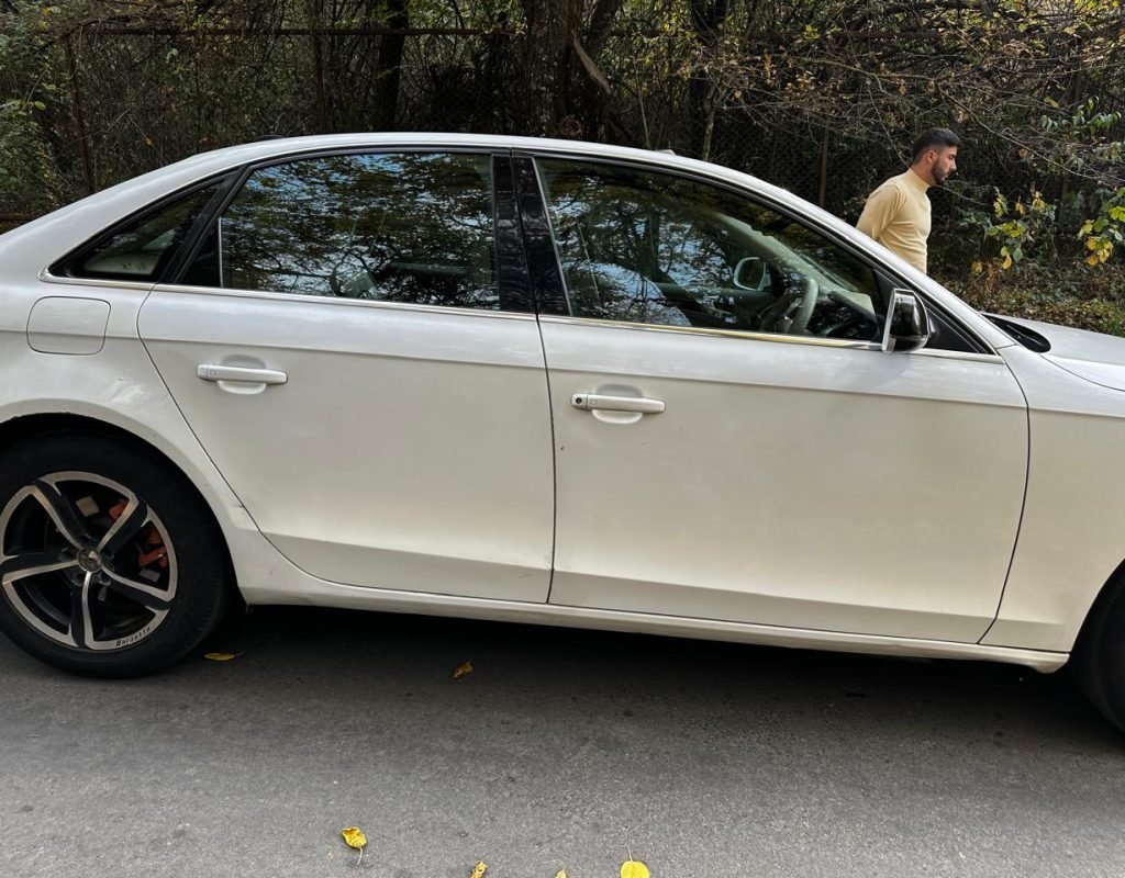 Self Drive Luxury Car on Rent in Srinagar Kashmir (25)