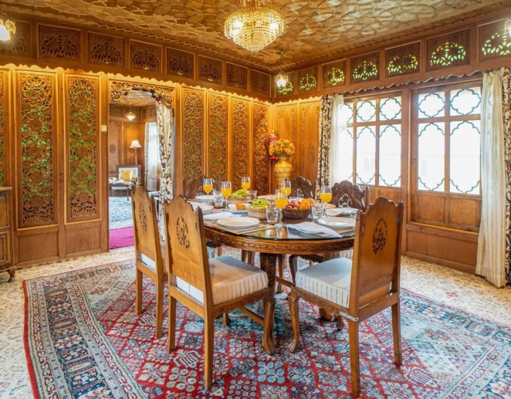 Harmukh Houseboat Dining Harmukh Houseboat Dining