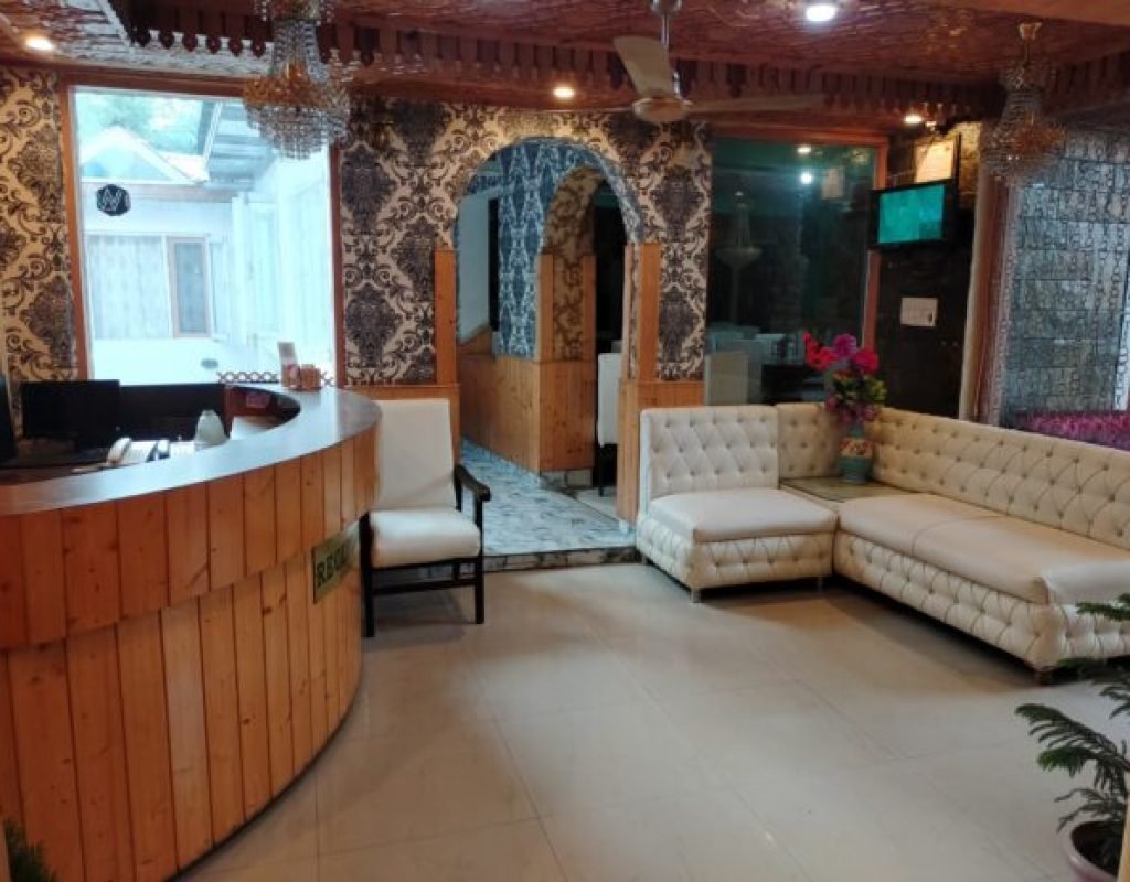 Hotel Star Of Kashmir Reception
