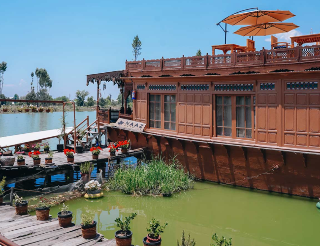 Naaz of Kashmir Houseboat Naaz of Kashmir Houseboat