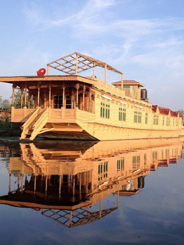 Houseboat in Kashmir under 5000