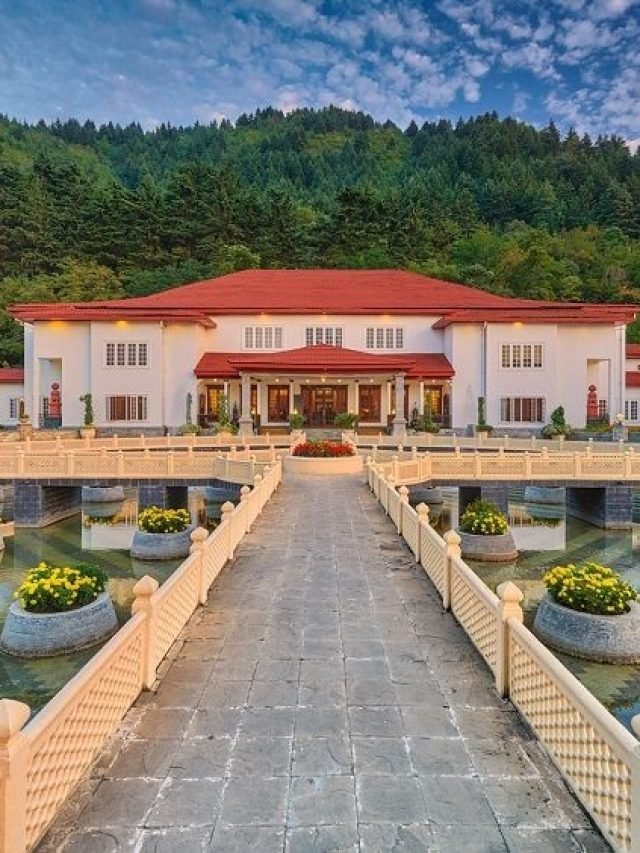 Luxury Hotels in Srinagar