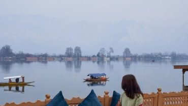 Luxury Houseboat in Kashmir
