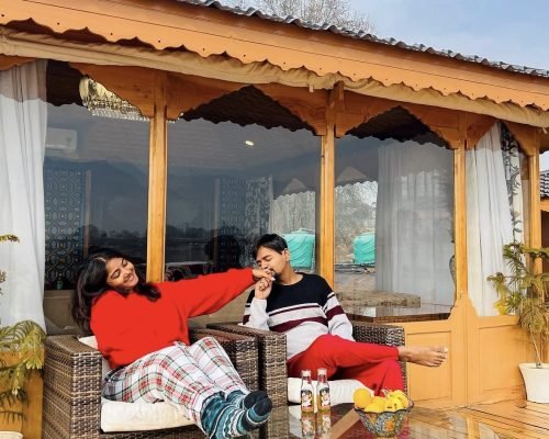 Houseboat Stay