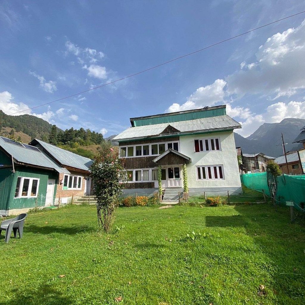 rohella-guest-house-aru-valley