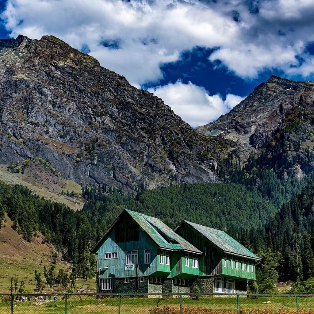 aru-valley-hotels