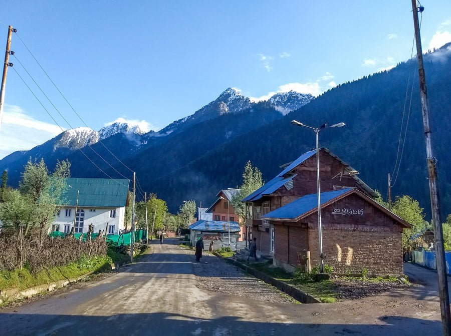 aru-valley-road