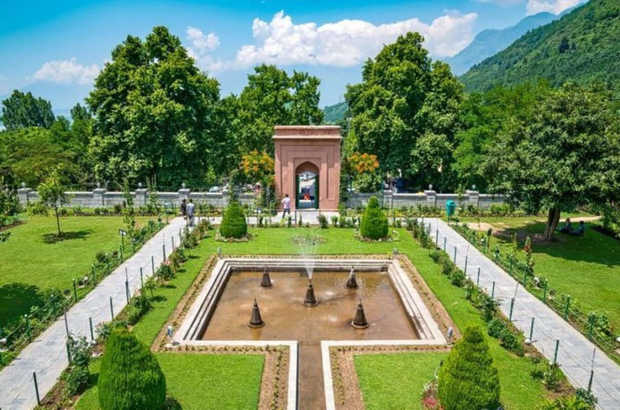 chashme-shahi