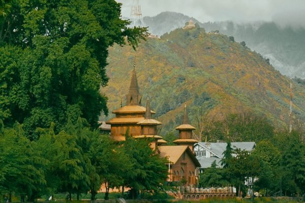kashmir-tour-package-from-Jaipur-sringar